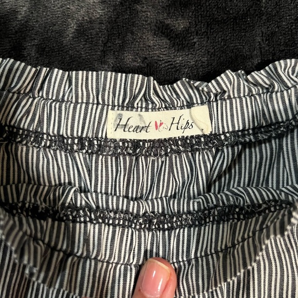 Striped off shoulder top - Picture 2 of 4